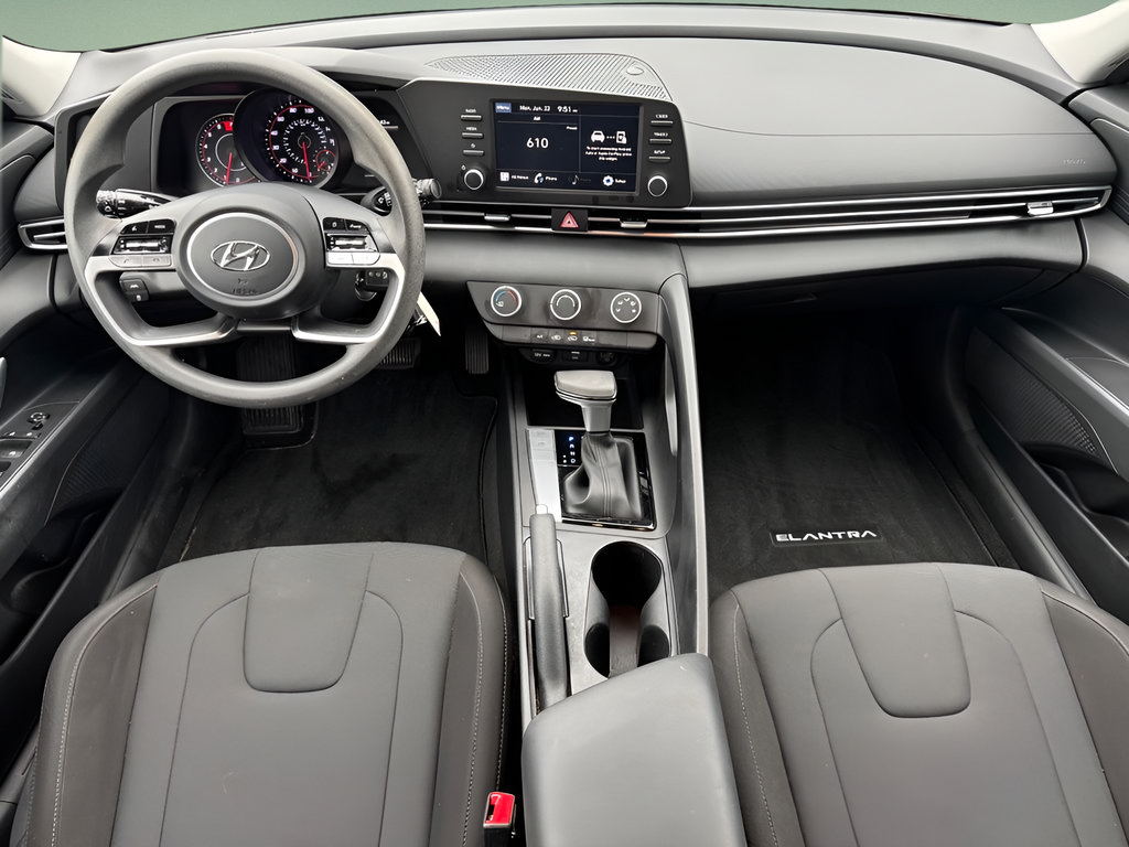 Used 2023 Hyundai Elantra SE FWD image 19