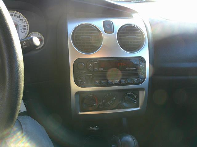 Used 2005 Dodge Stratus SXT image 9