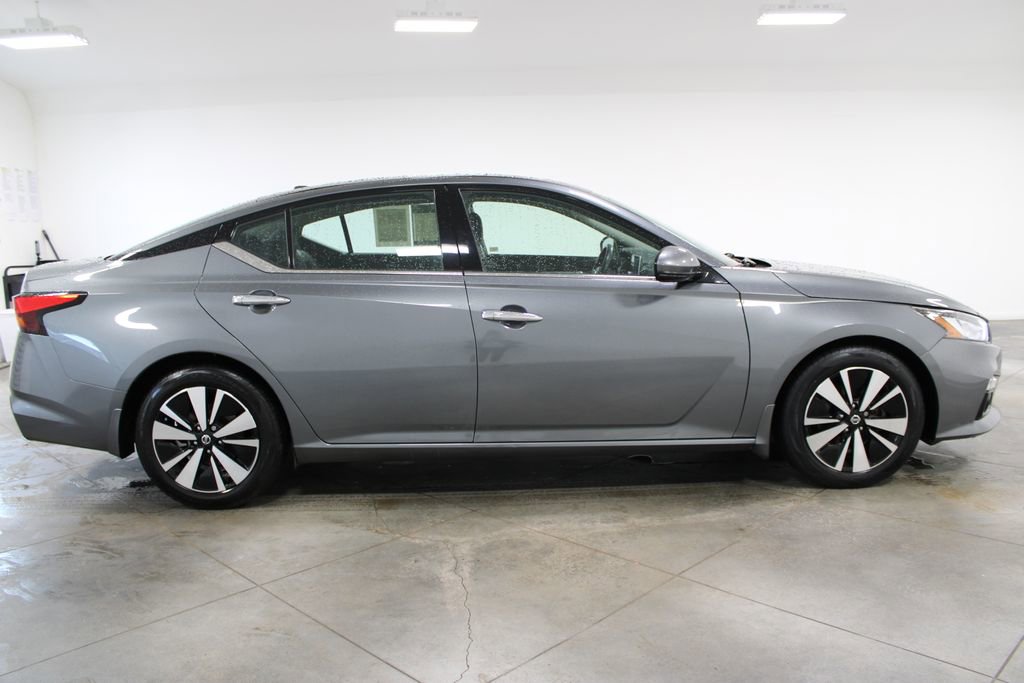 Used 2019 Nissan Altima 2.5 SV image 11