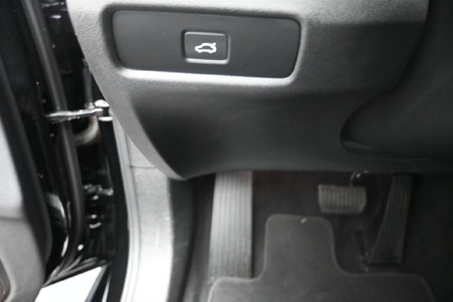 Used 2023 Volvo S60 B5 Plus FWD image 15