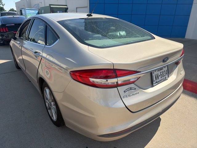 Used 2017 Ford Fusion SE FWD image 7