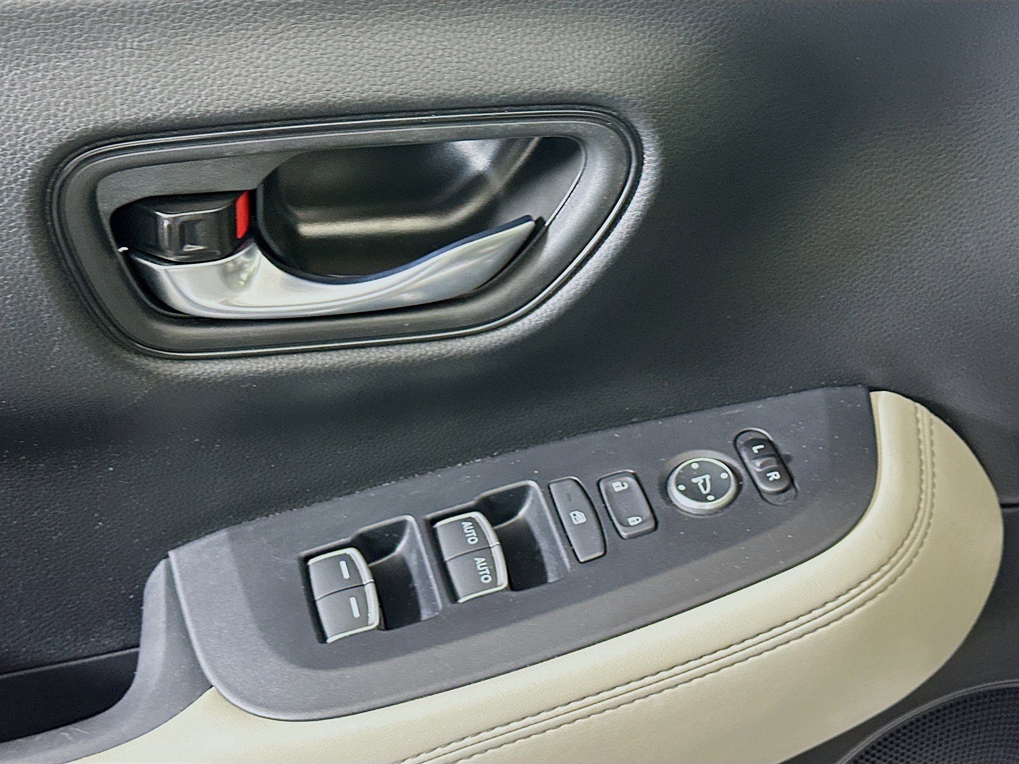 Used 2026 Honda HR-V EX-L image 15