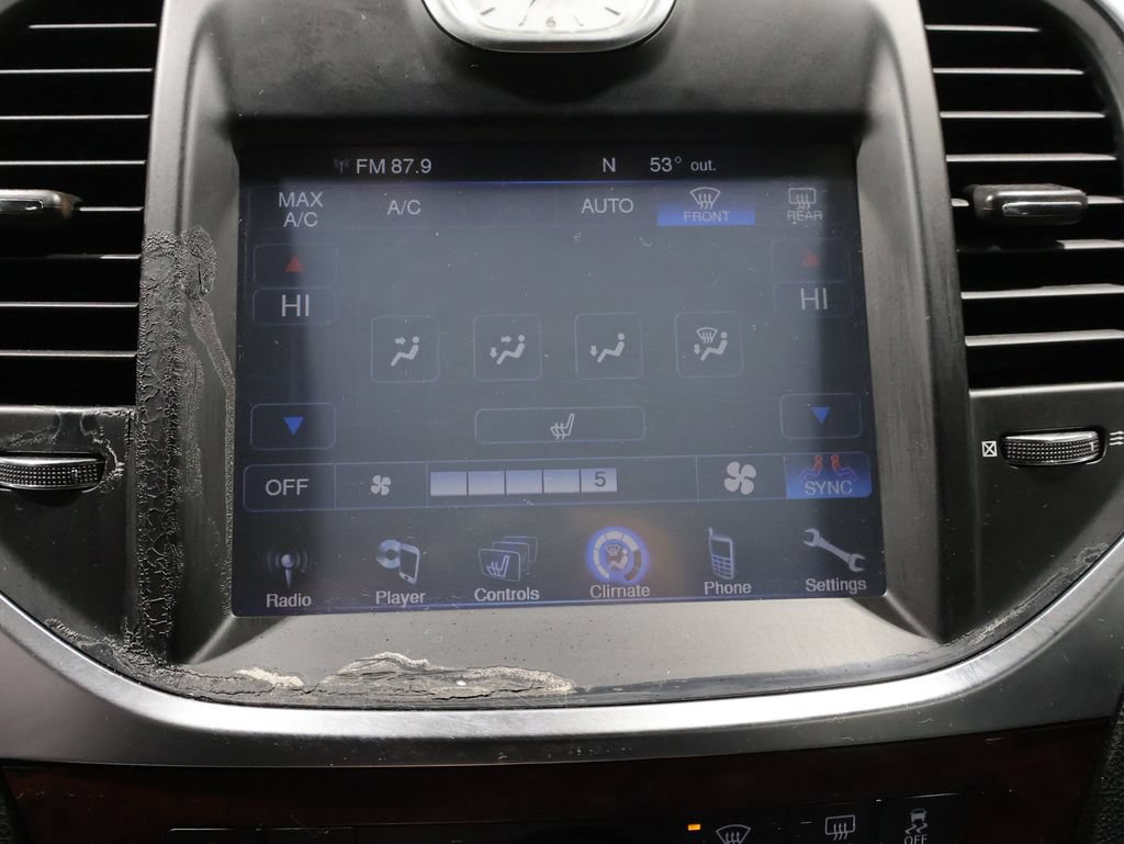 Used 2013 Chrysler 300 RWD image 31