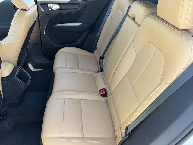 Used 2020 Volvo XC40 T5 Momentum w/ Protection Package Premier AWD/4WD image 19