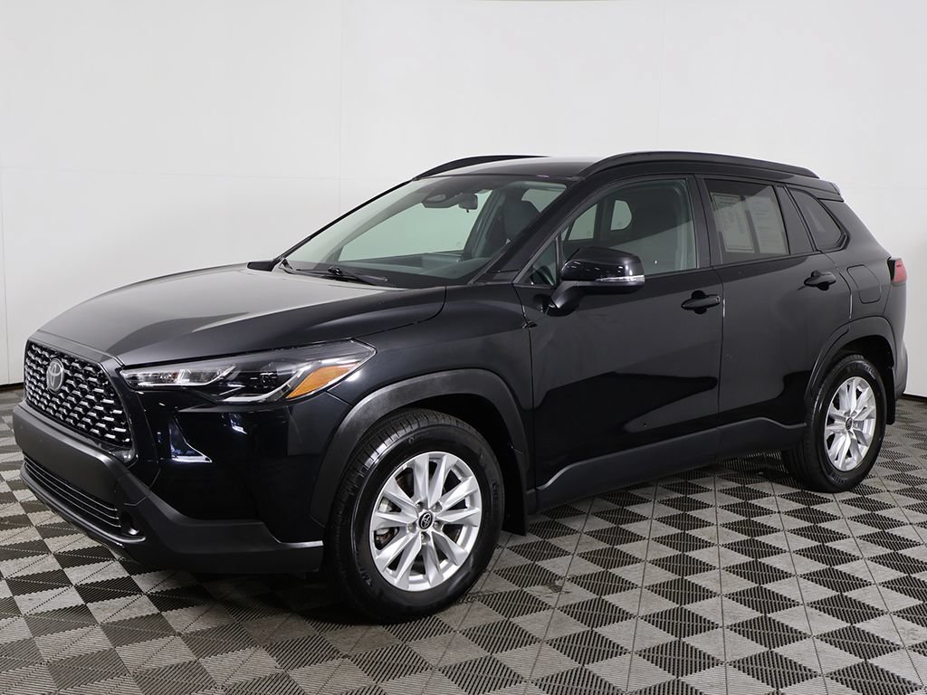Used 2023 Toyota Corolla Cross LE FWD image 6