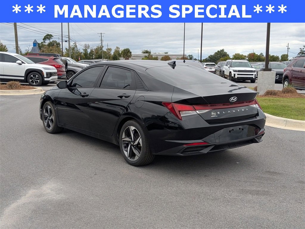 Used 2023 Hyundai Elantra SEL w/ Convenience Package image 7