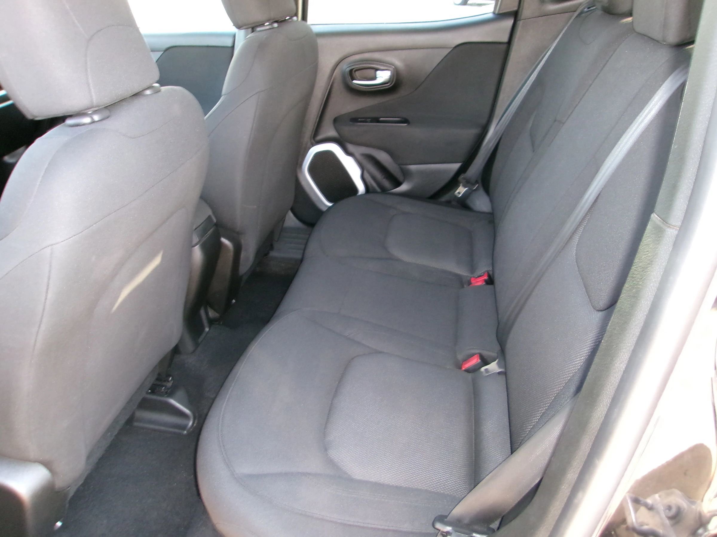 Used 2018 Jeep Renegade Sport image 7