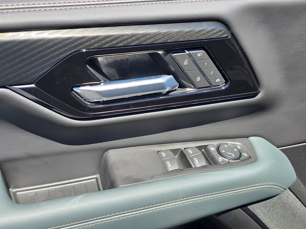 New 2026 GMC Yukon AT4 w/ AT4 Premium Plus Package AWD/4WD image 22