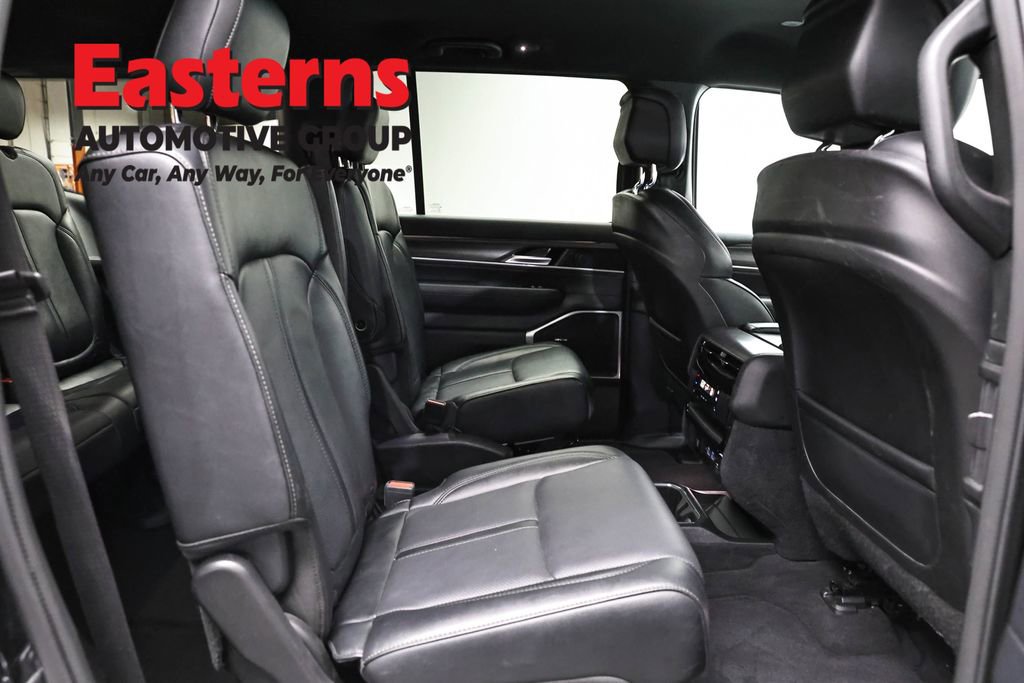 Used 2024 Jeep Wagoneer Series II AWD/4WD image 24
