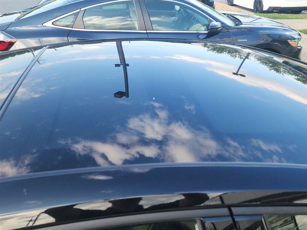 Used 2025 Toyota Prius XLE AWD/4WD image 8