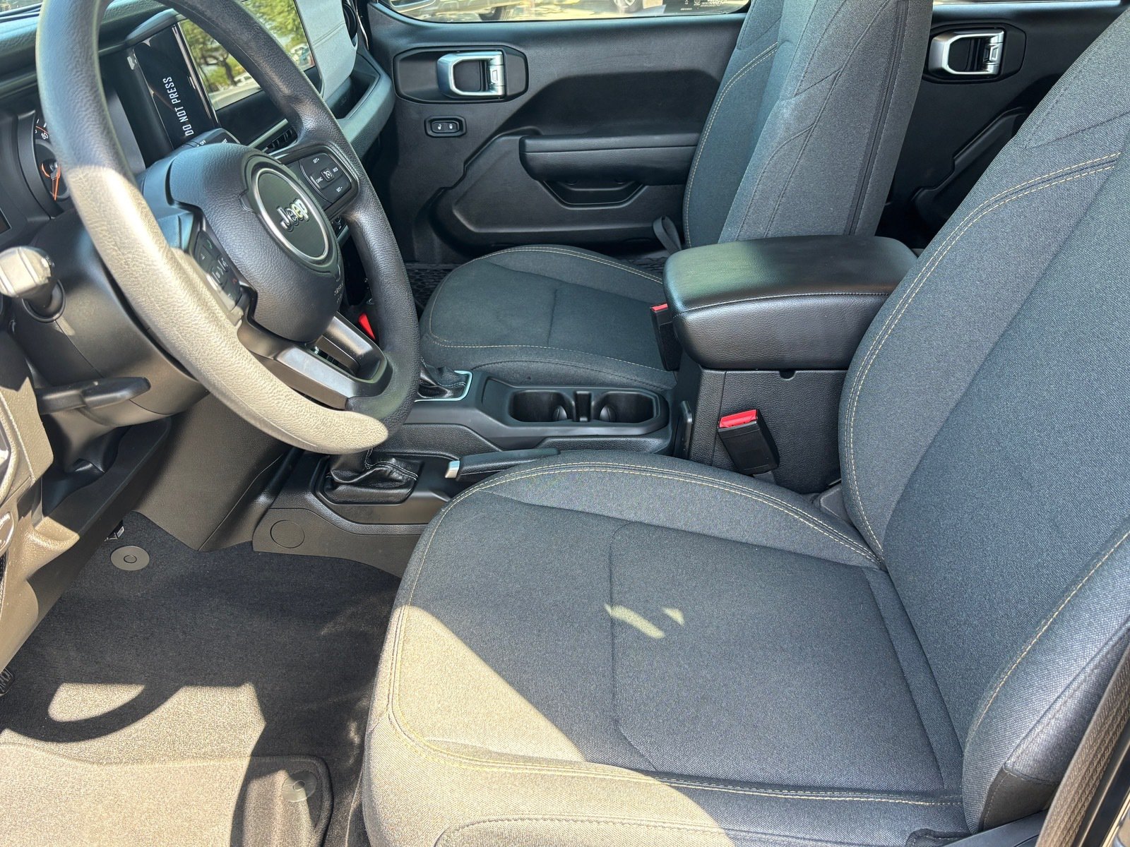 Used 2025 Jeep Gladiator Sport AWD/4WD image 21