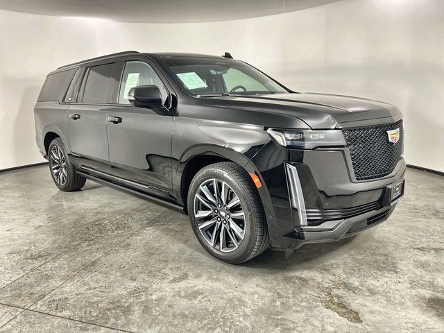 Certified 2022 Cadillac Escalade ESV Sport Platinum w/ Heavy-Duty Trailer Package image 2