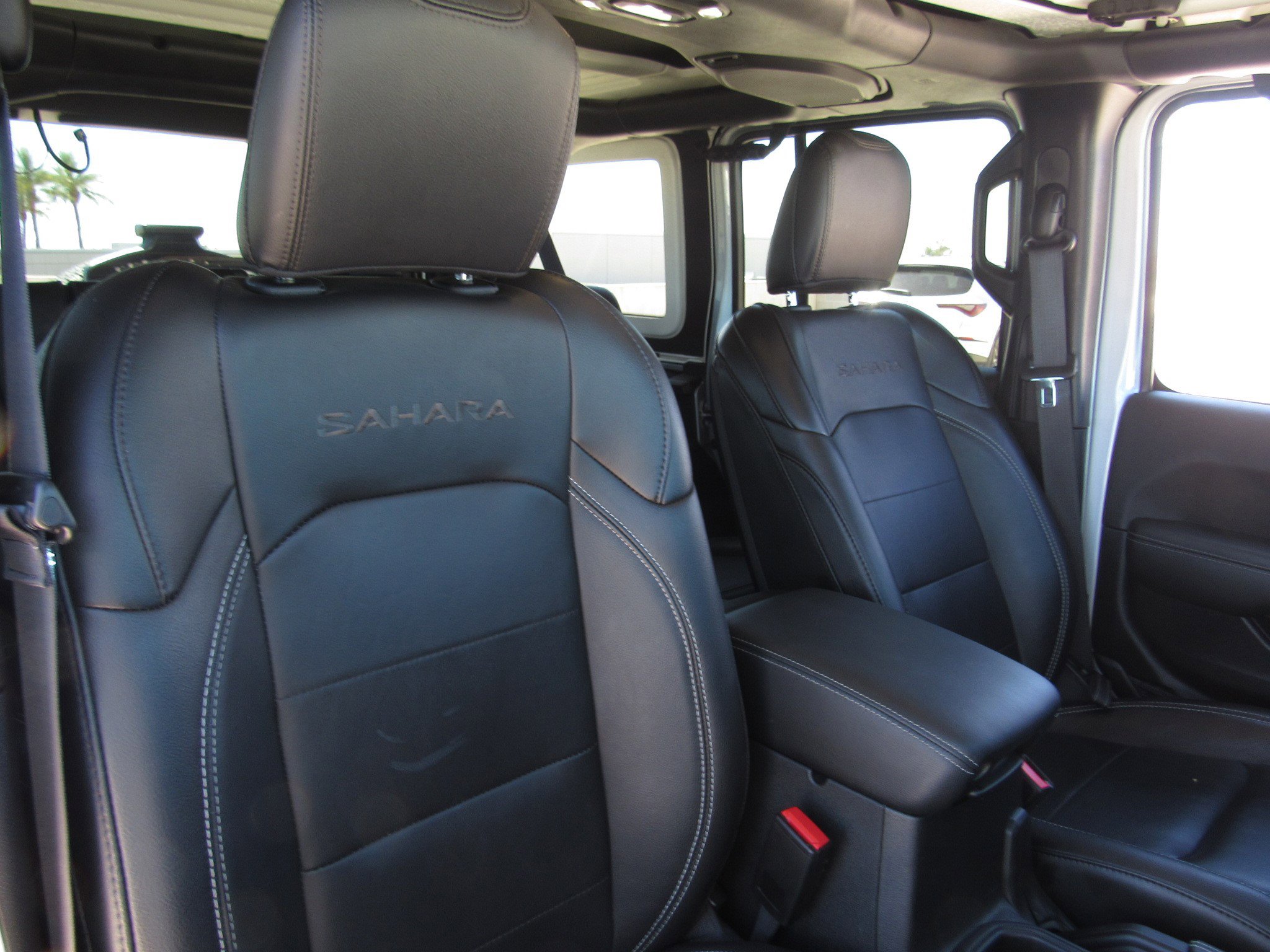 Used 2023 Jeep Wrangler Sahara w/ Cold Weather Group image 10