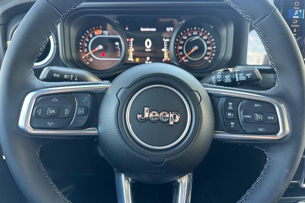 New 2026 Jeep Wrangler Unlimited Sahara AWD/4WD image 23