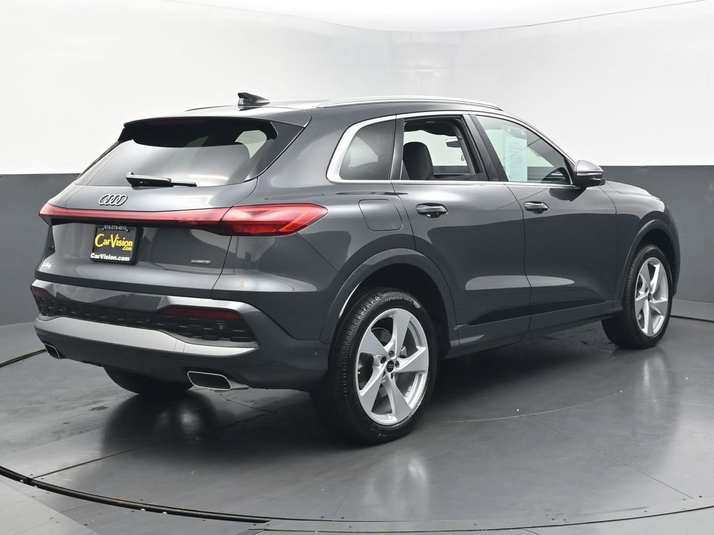 Used 2025 Audi Q5 Premium Plus w/ Premium Plus AWD/4WD image 5