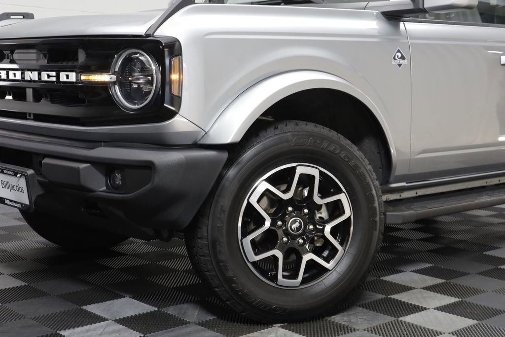Used 2023 Ford Bronco Outer Banks AWD/4WD image 3