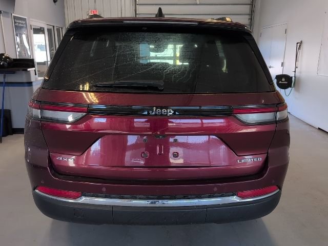 Used 2023 Jeep Grand Cherokee Limited image 4