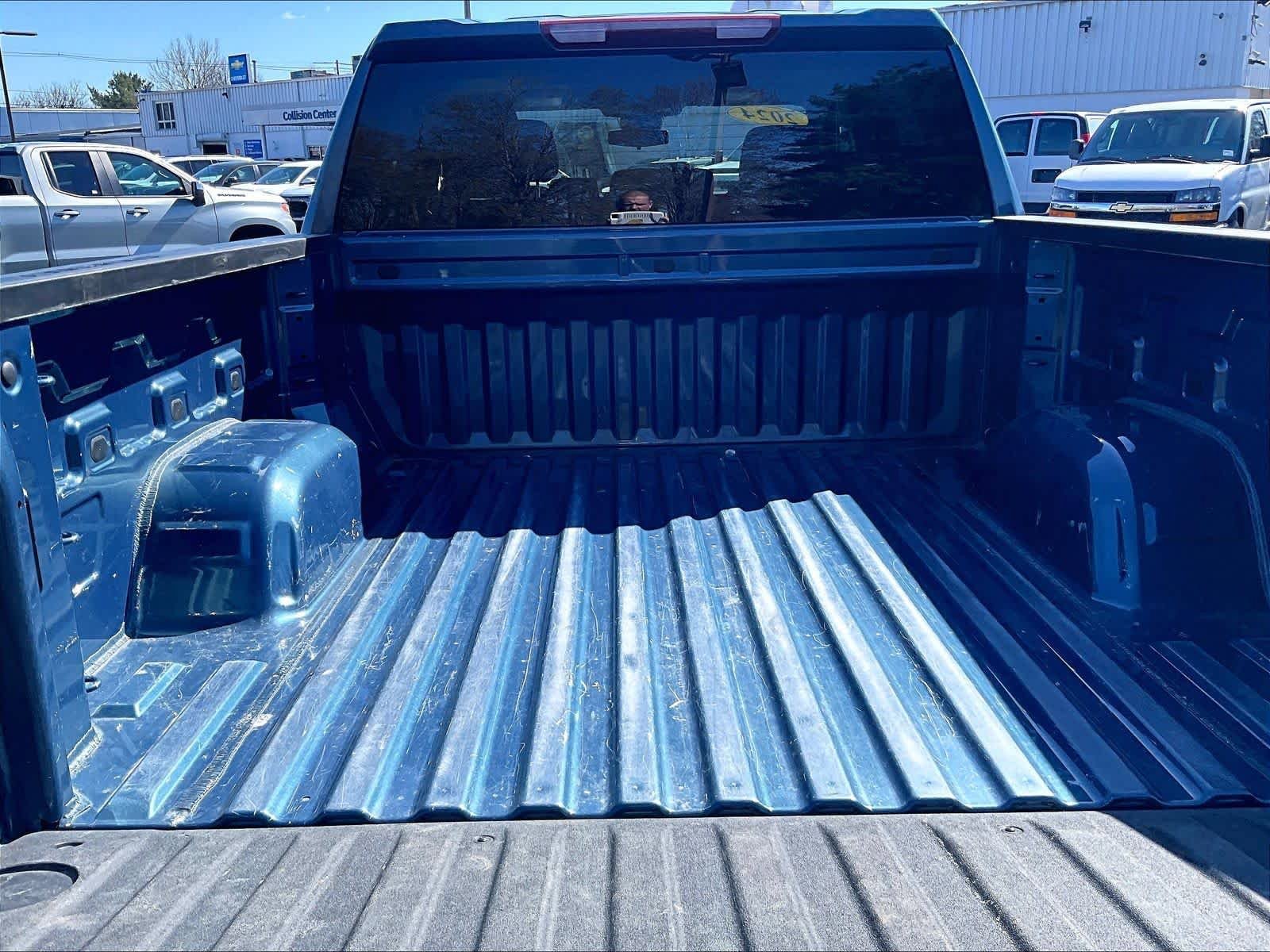 Used 2024 Chevrolet Silverado 1500 LT AWD/4WD image 32