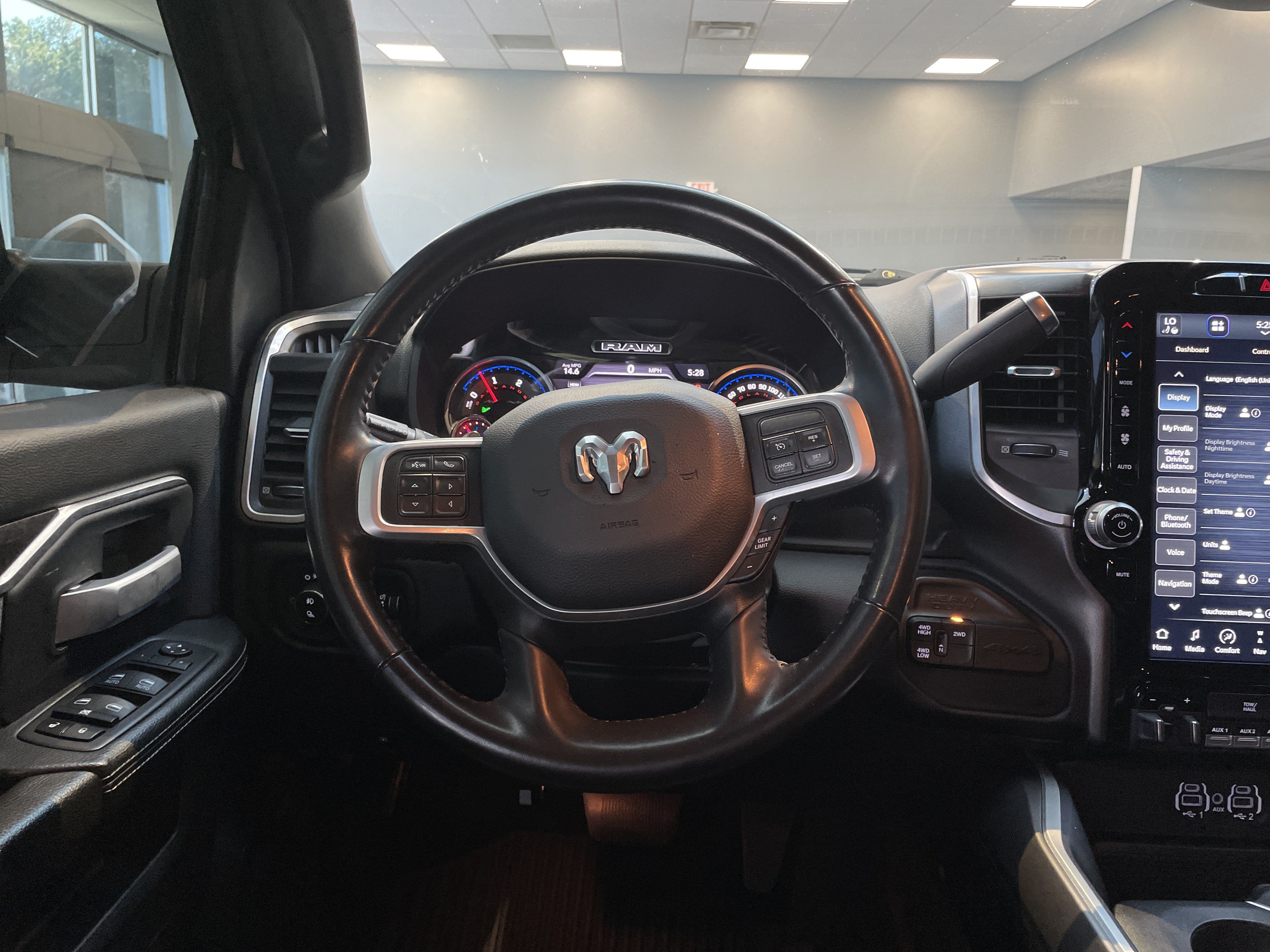 Used 2022 RAM 2500 Big Horn w/ Level C Equiment Group AWD/4WD image 21