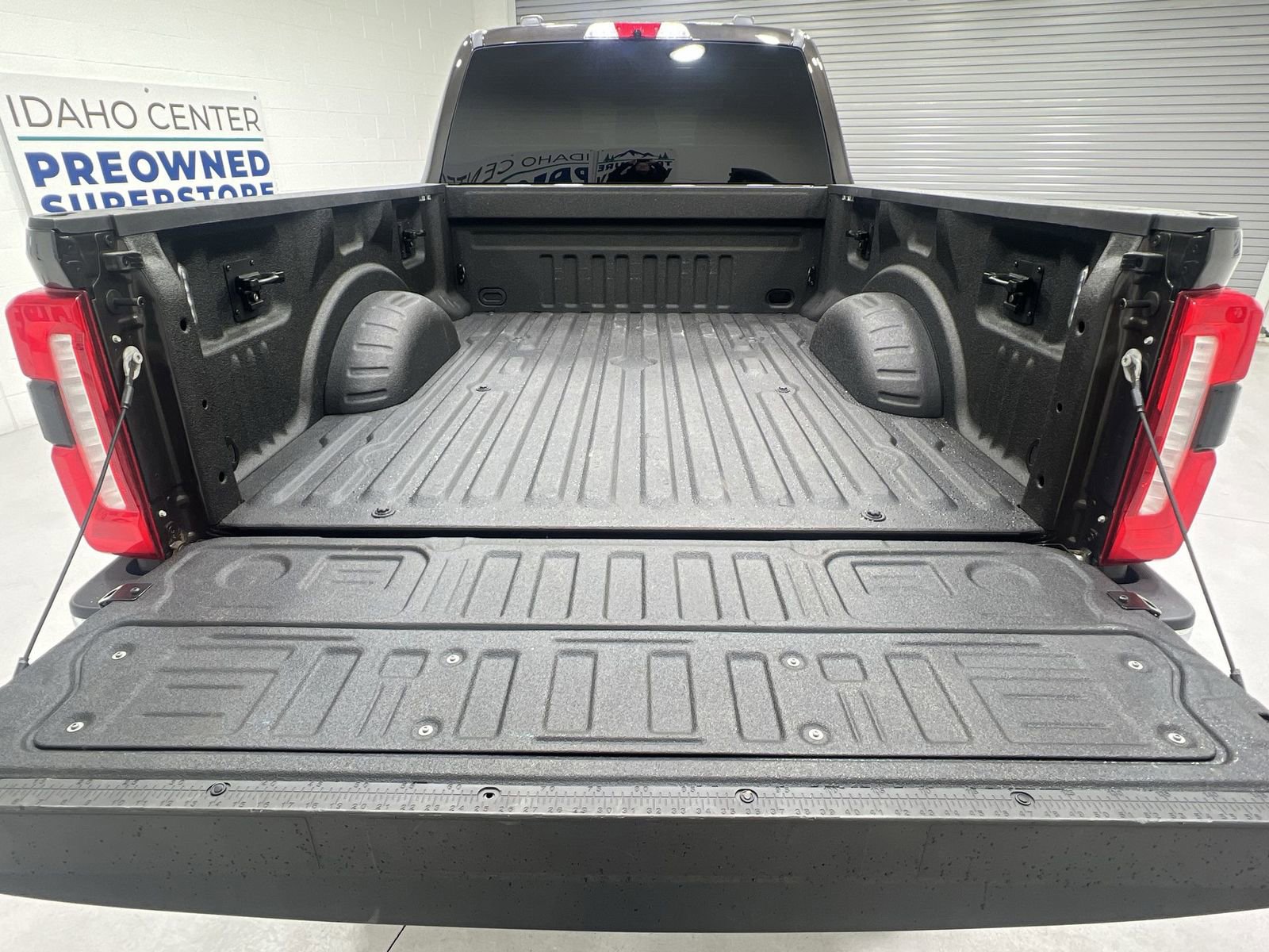 Used 2025 Ford F350 Lariat AWD/4WD image 23