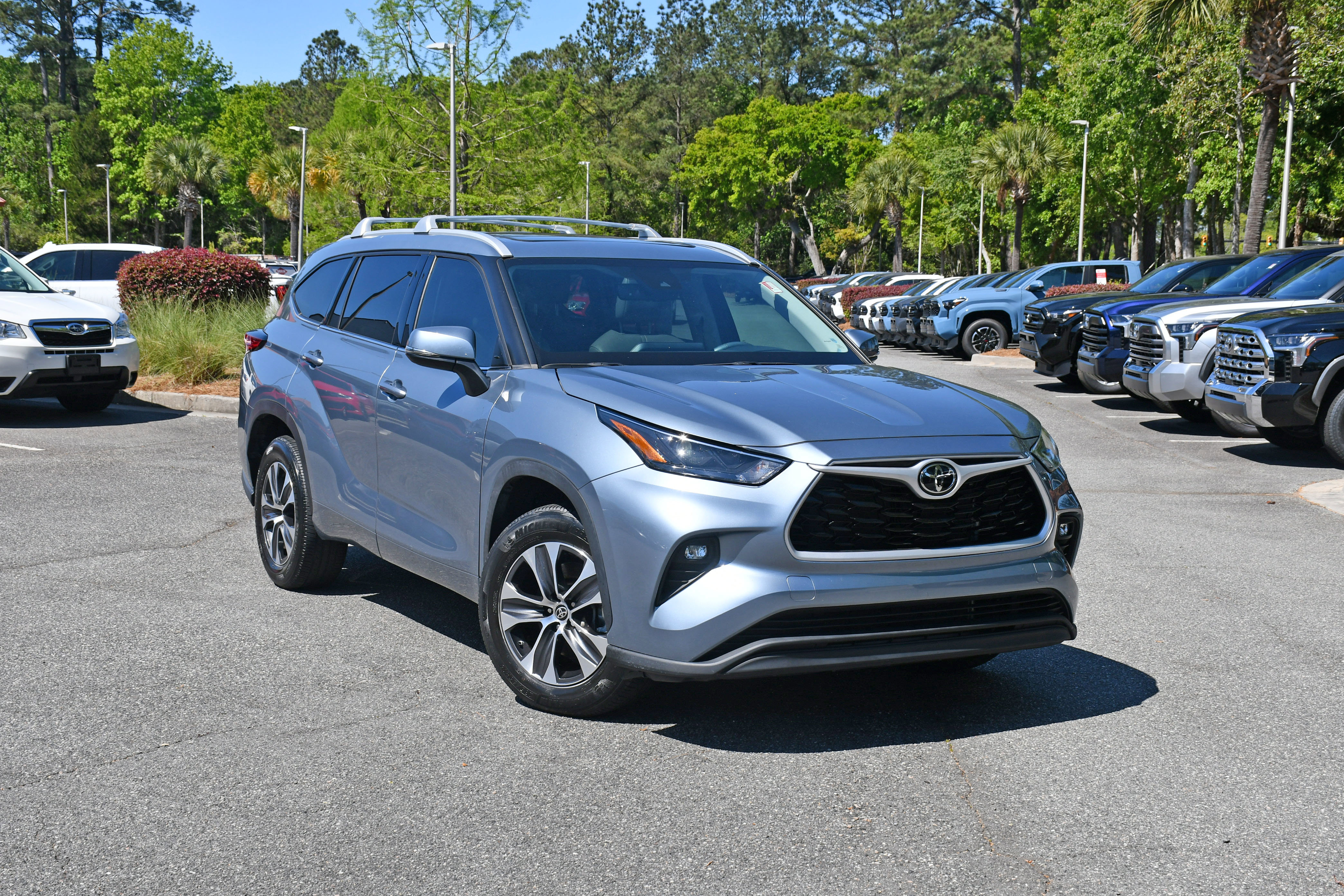 Used 2022 Toyota Highlander XLE image 6