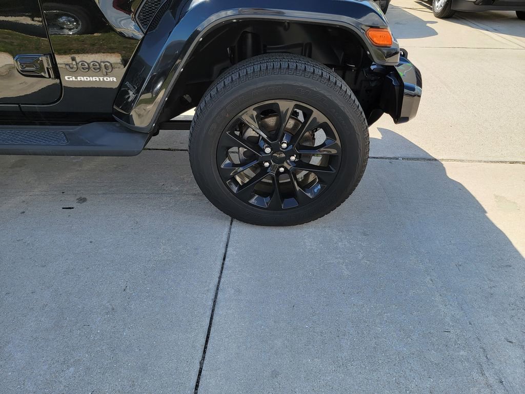 Used 2021 Jeep Gladiator Overland image 7