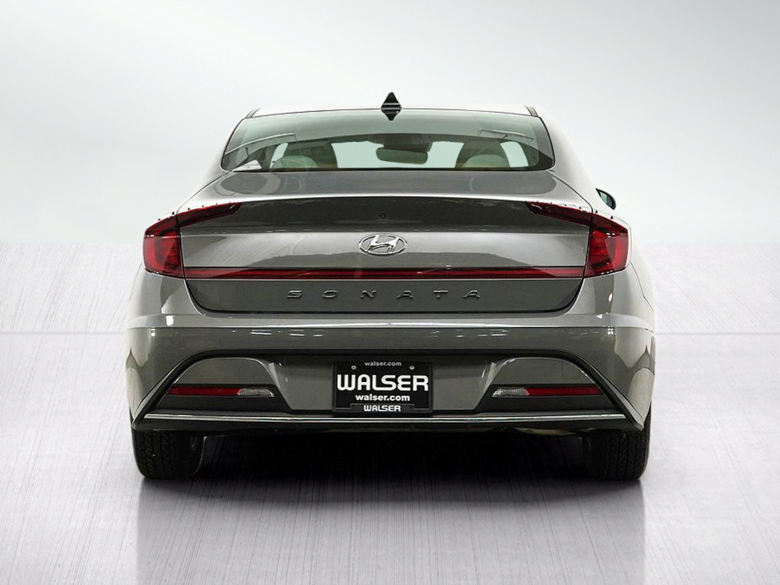 Used 2022 Hyundai Sonata SE w/ Cargo Package FWD image 4