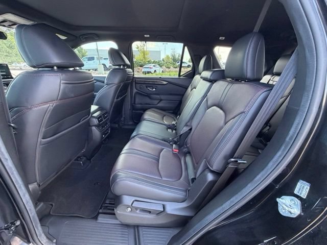 Used 2025 Honda Pilot Black Edition image 25