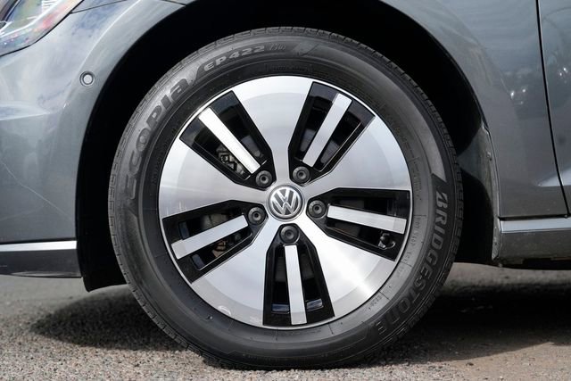 Used 2019 Volkswagen e-Golf SEL Premium image 13