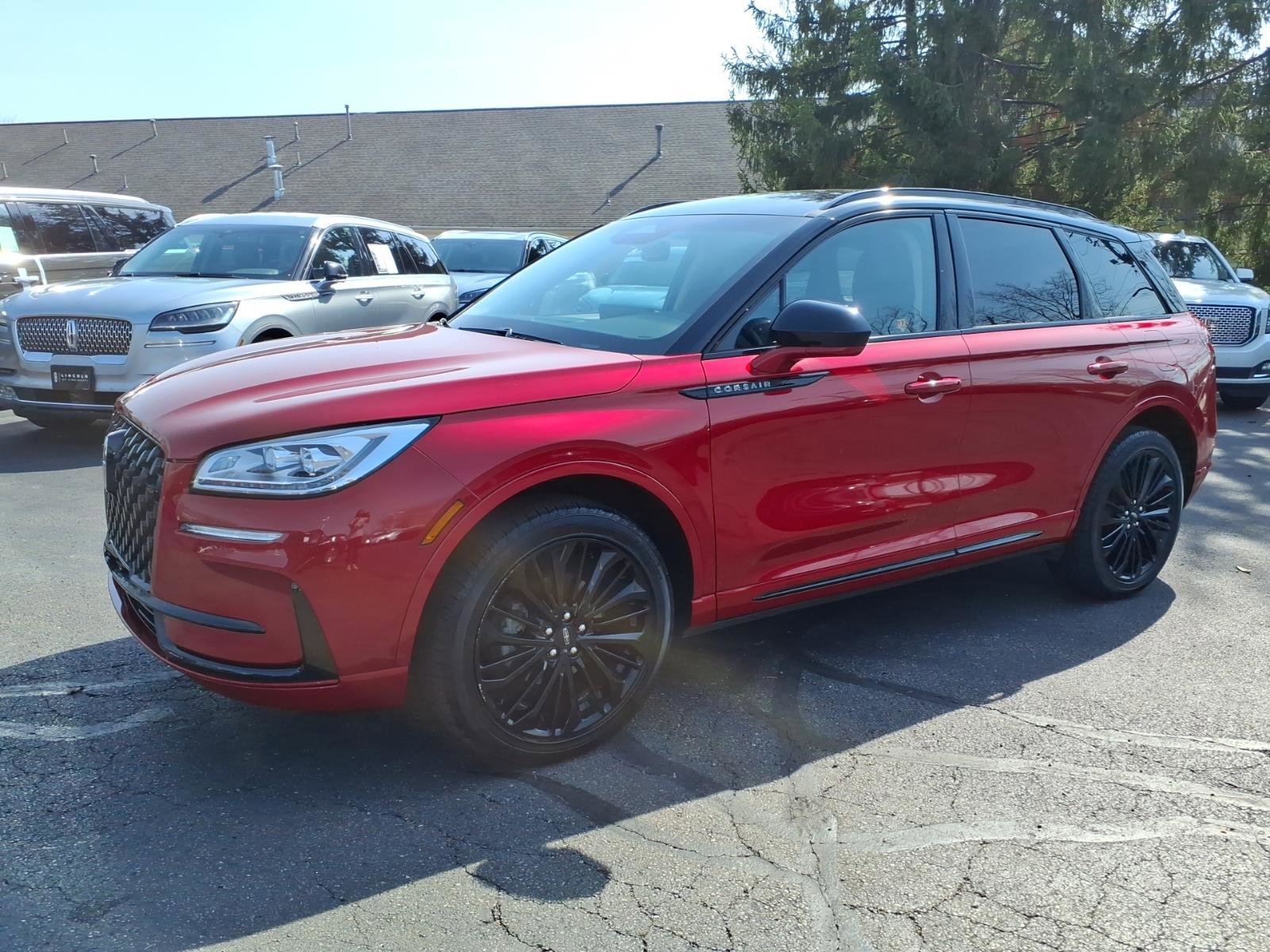 Used 2023 Lincoln Corsair Reserve w/ Jet Appearance Package image 3