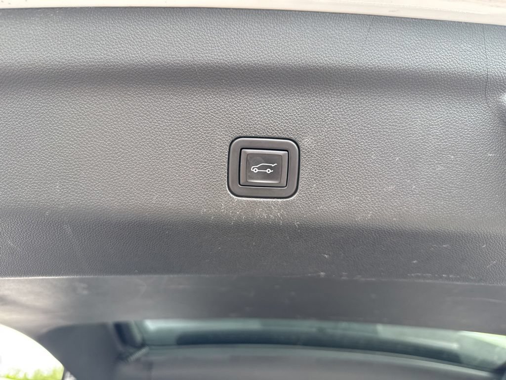 Used 2023 Chevrolet Tahoe High Country AWD/4WD image 8