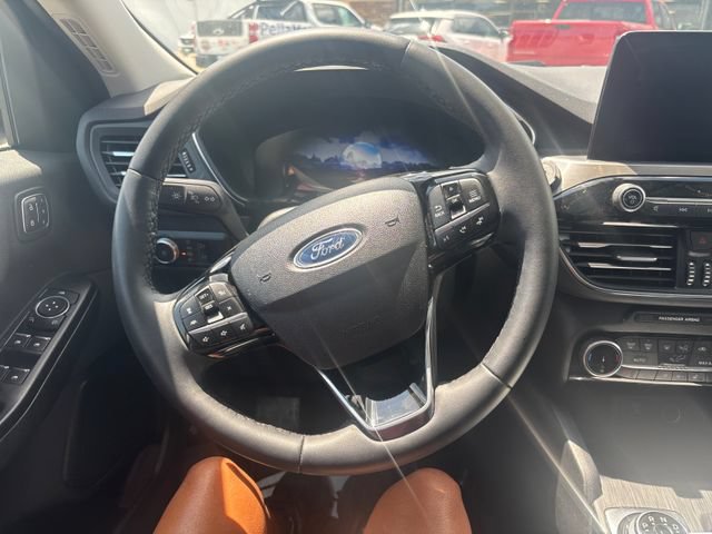 Used 2022 Ford Escape Titanium w/ Class II Trailer Tow Package AWD/4WD image 16