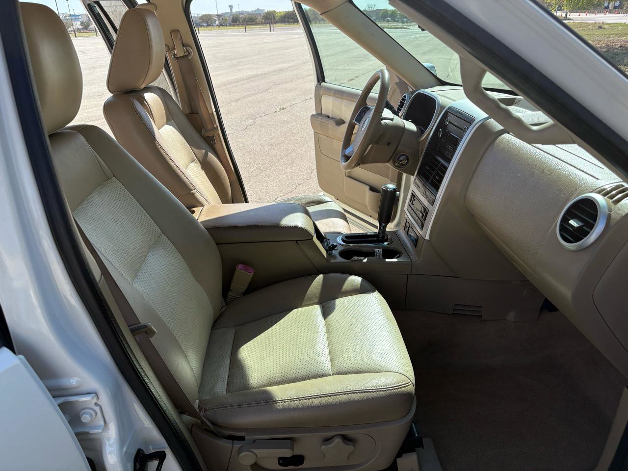 Used 2009 Mercury Mountaineer Premier image 23