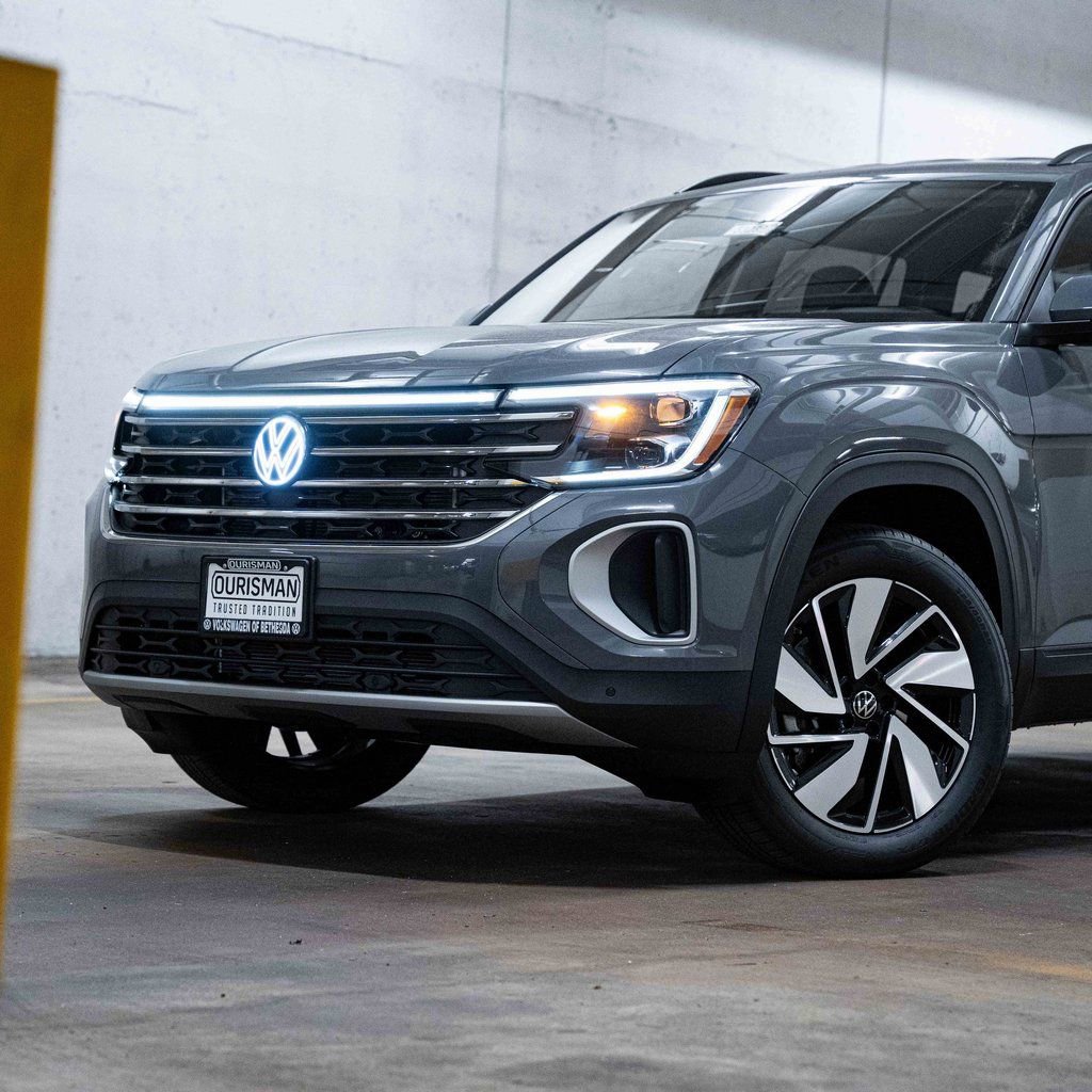 New 2026 Volkswagen Atlas SE image 2