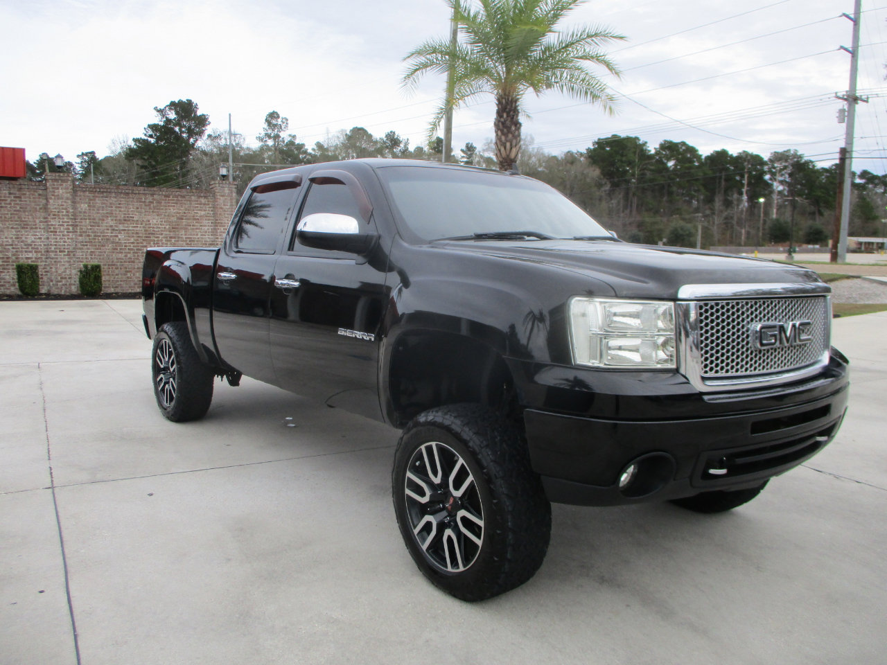 Used 2010 GMC Sierra 1500 SLE w/ Regional Value Package image 29