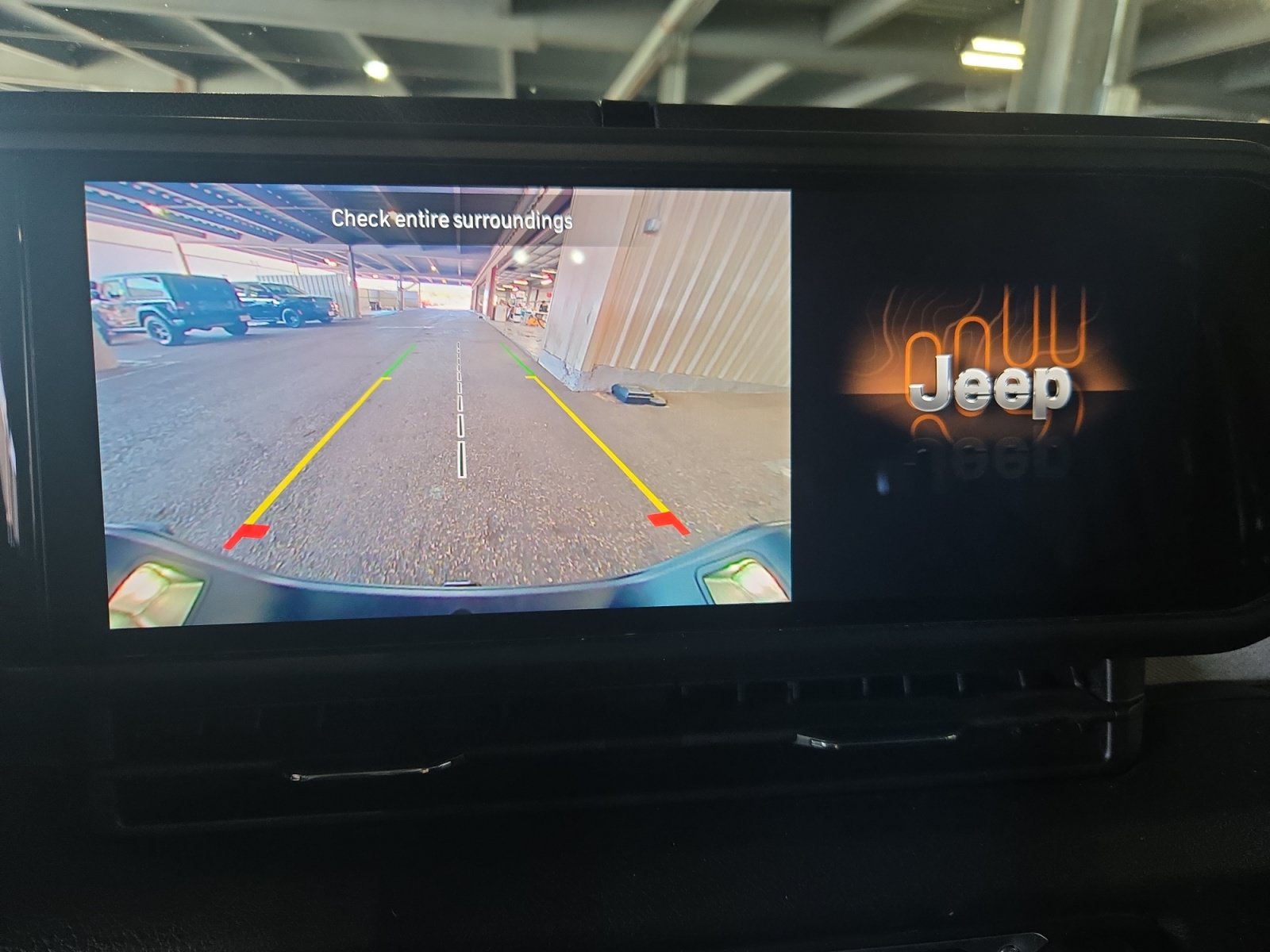 Used 2024 Jeep Gladiator Sport AWD/4WD image 14