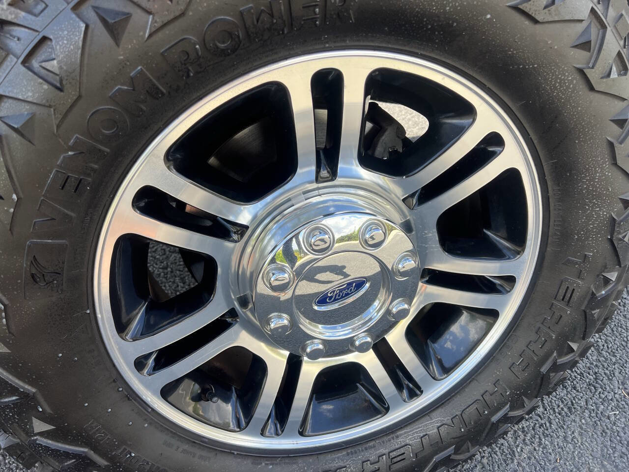 Used 2013 Ford F250 Platinum w/ FX4 Off Road Pkg image 17