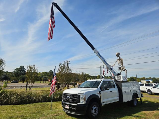 New 2025 Ford F550 4x4 SuperCab Super Duty image 2