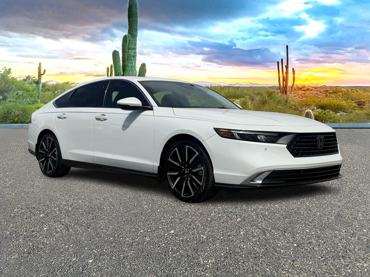 Used 2023 Honda Accord Touring image 2