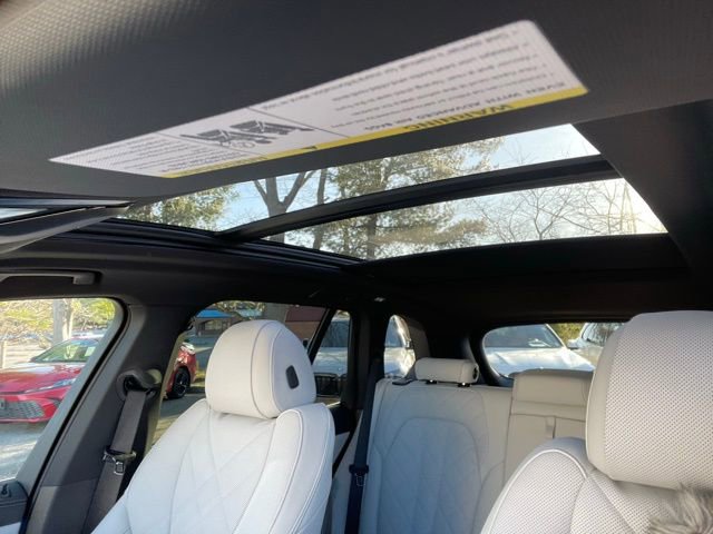 Used 2026 BMW X5 xDrive50e w/ Premium Package image 23