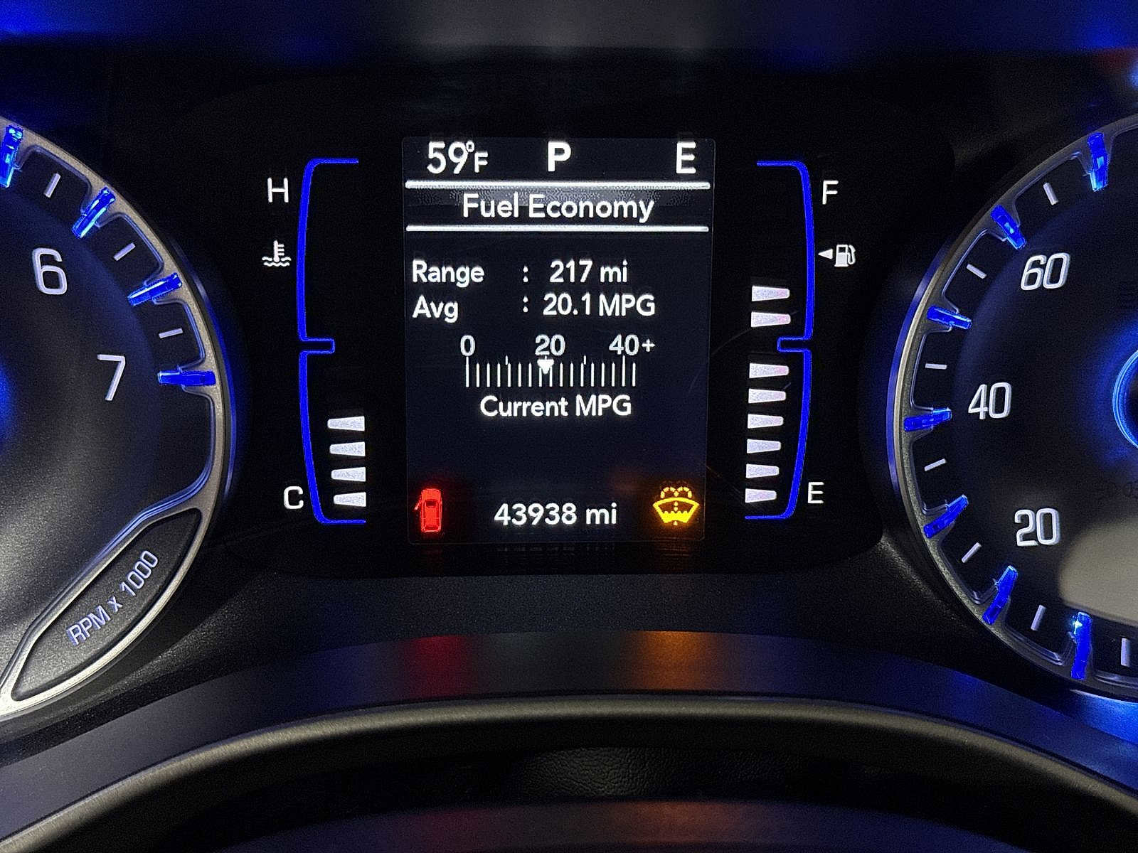Used 2022 Chrysler Voyager LX image 20