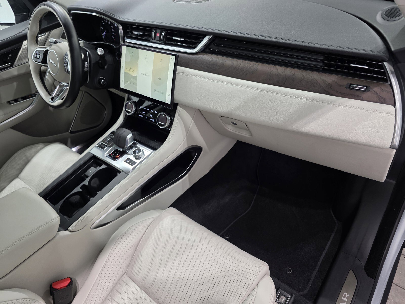 Used 2022 Jaguar F-PACE S AWD/4WD image 25