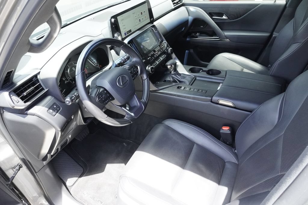 Used 2023 Lexus LX 600 4WD w/ Appearance Package image 18