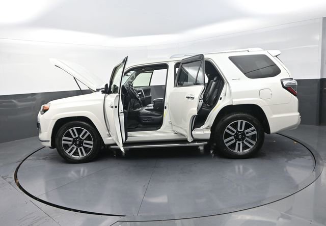 Used 2014 Toyota 4Runner Limited image 29