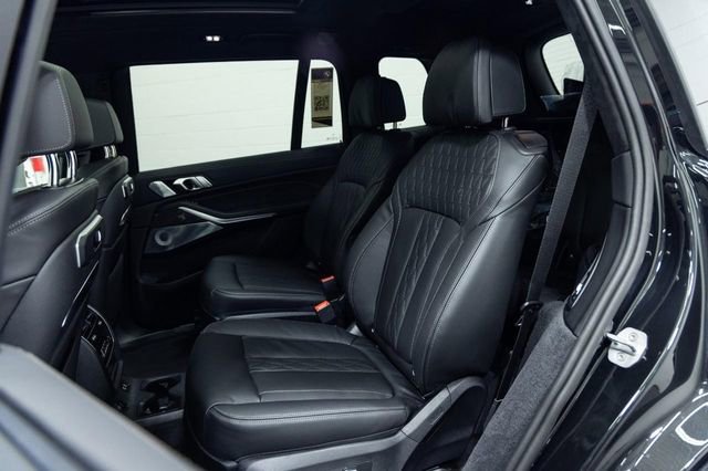 New 2026 BMW X7 M60i image 25