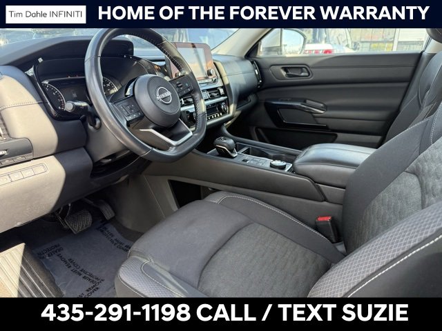 Used 2023 Nissan Pathfinder SV w/ SV Premium Package image 13