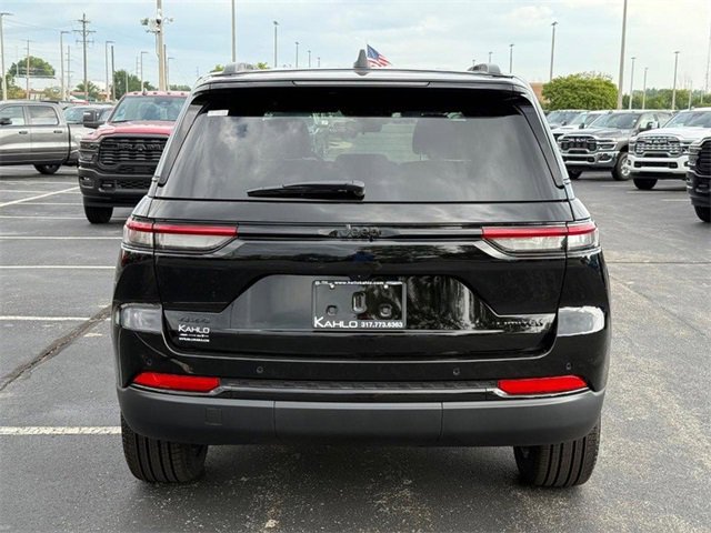 New 2025 Jeep Grand Cherokee Limited w/ Black Appearance Package image 4