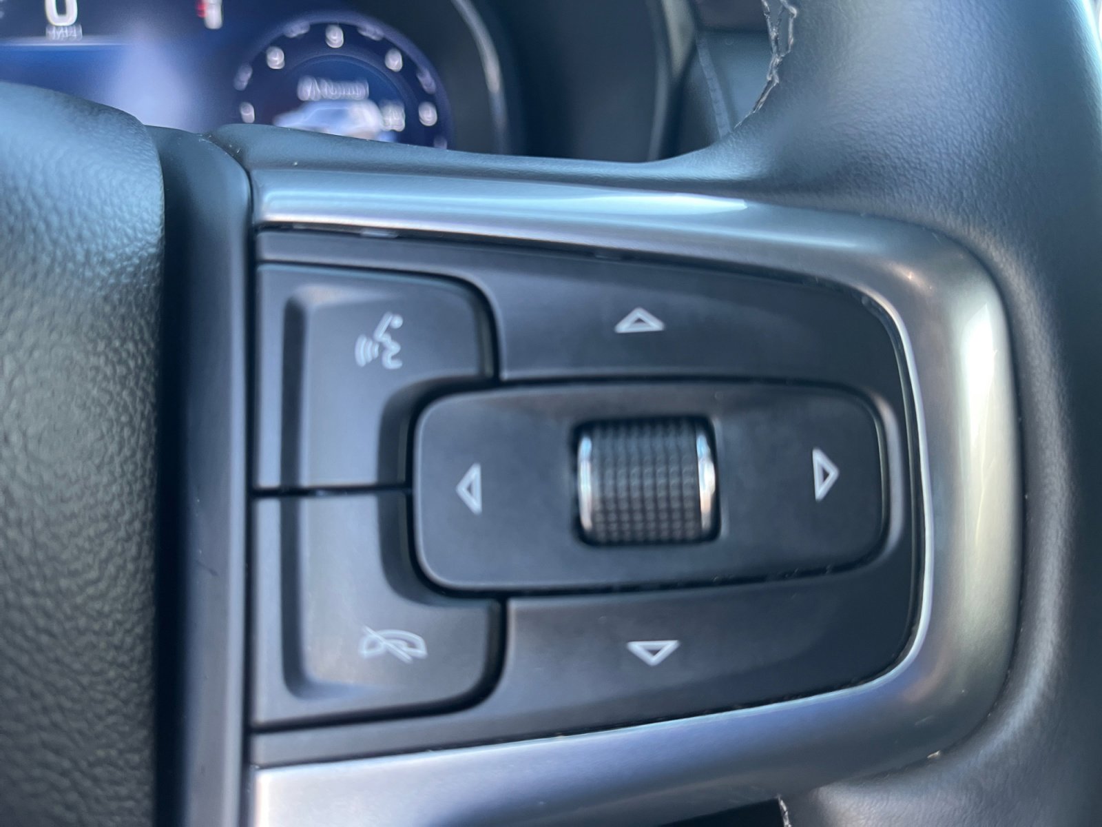 Used 2024 Chevrolet Tahoe LT w/ Luxury Package image 19