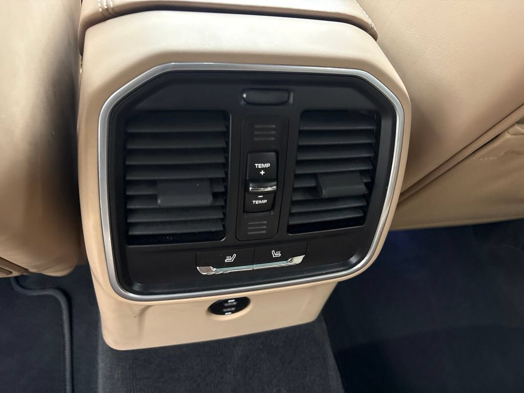 Certified 2023 Porsche Macan S AWD/4WD image 31