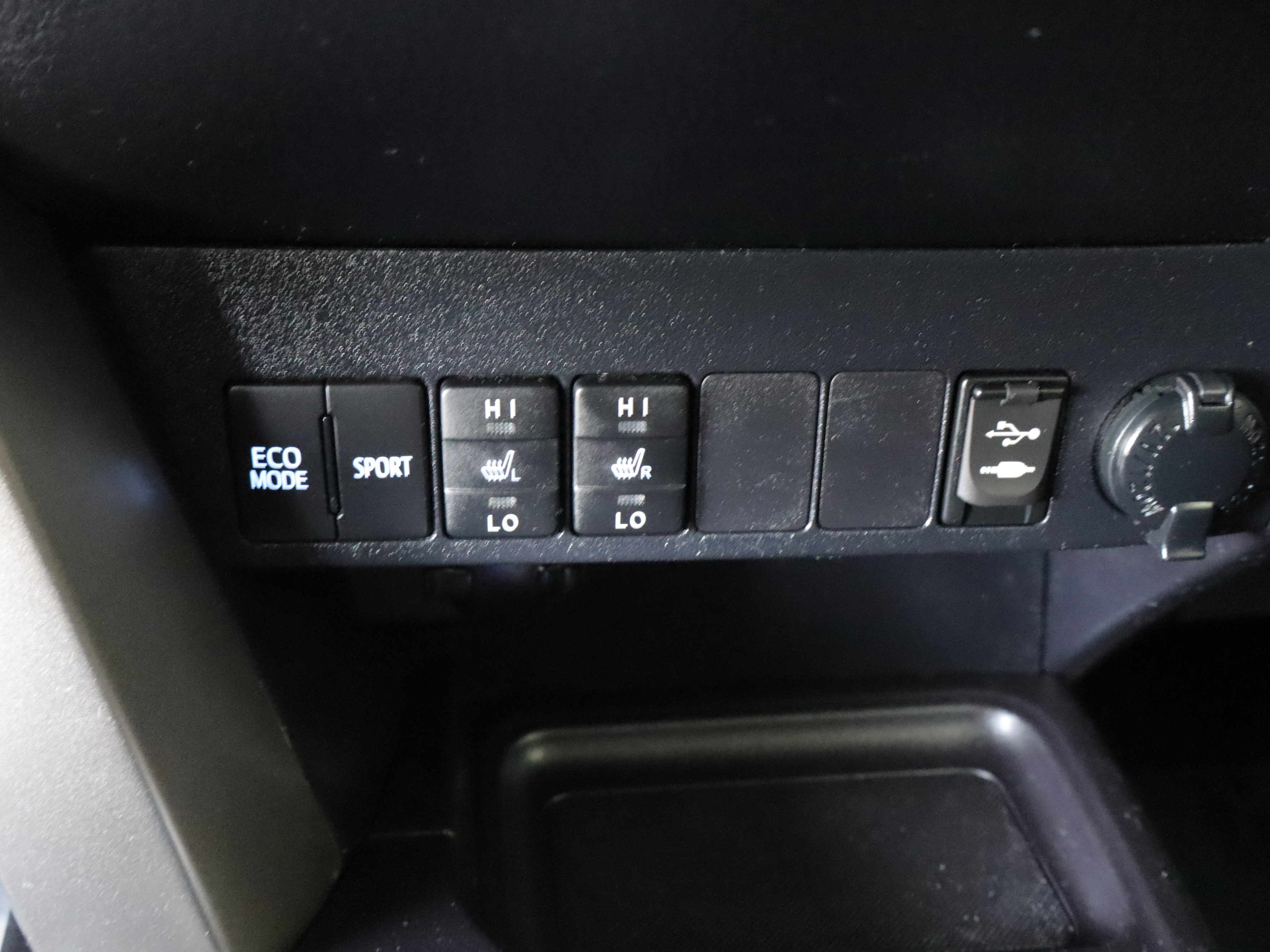 Used 2013 Toyota RAV4 Limited AWD/4WD image 16